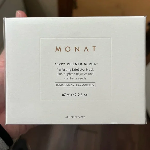 Monat Berry Scrub exfoliant - Picture 2 of 4